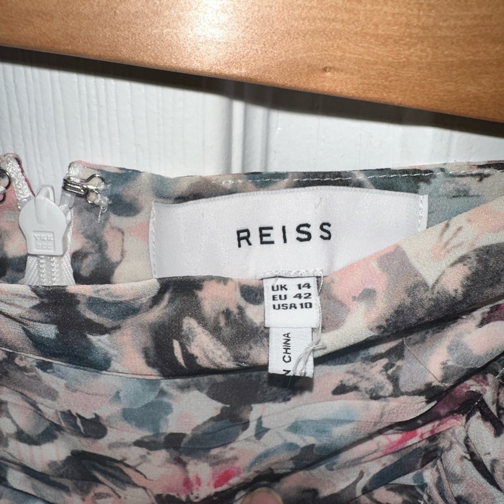 Reiss Lucielle Ruched Floral Fitted Mini Skirt - Picture 10 of 13